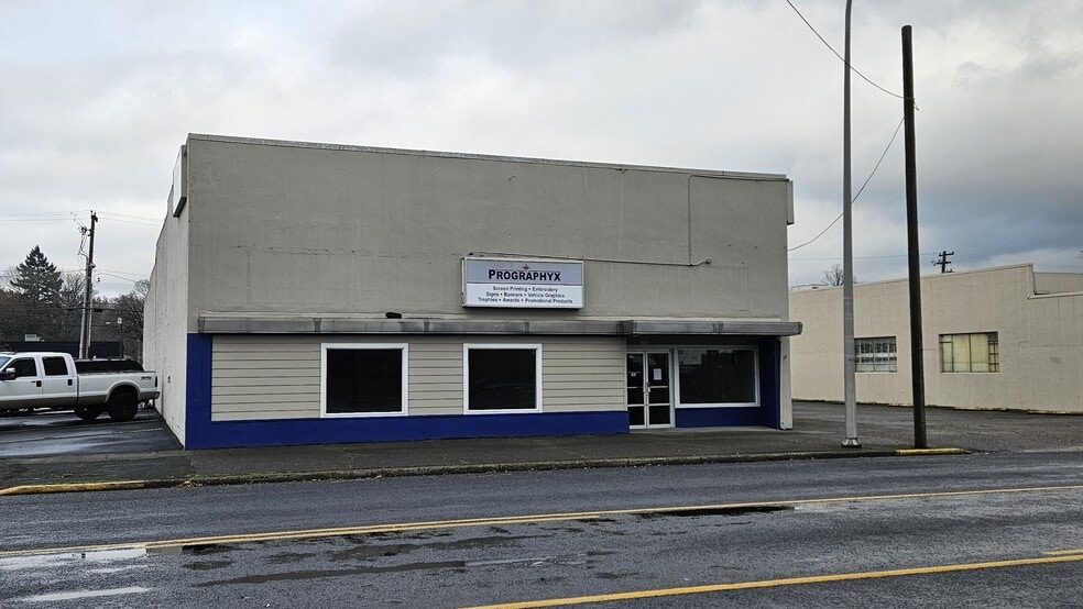 735 Commerce Ave, Longview, WA for lease - Building Photo - Image 2 of 20