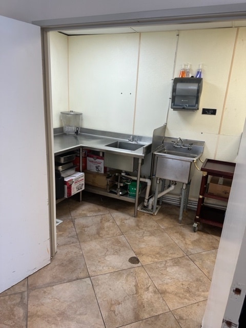 1177 N Palm Canyon Dr, Palm Springs, CA for lease Interior Photo- Image 1 of 13