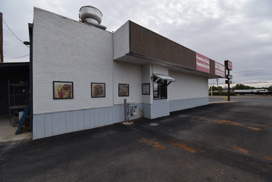 9659 Dyer St, El Paso, TX à louer - Photo du bâtiment - Image 3 de 12
