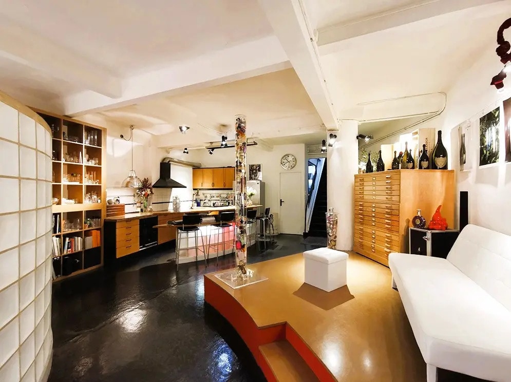 Flex in Paris for sale Interior Photo- Image 1 of 10