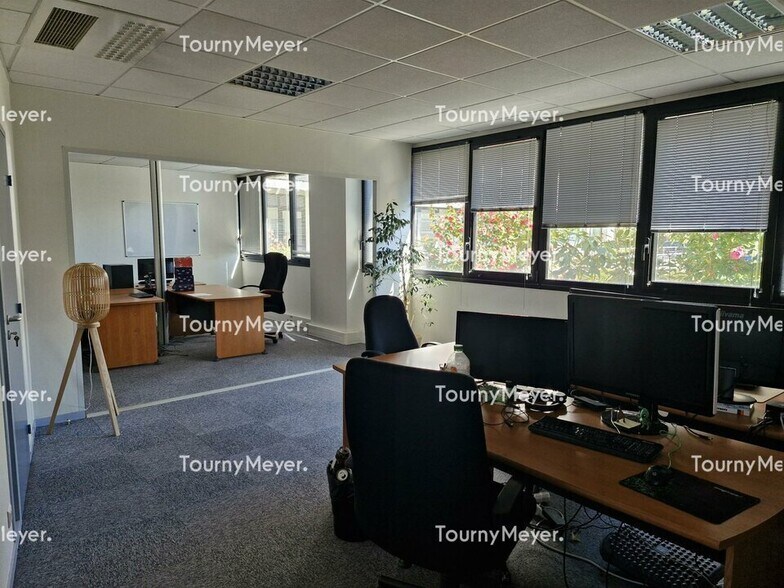 Bureau dans Rennes à louer - Photo du bâtiment - Image 2 de 5