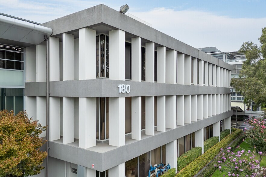 170-180 Bourke Rd, Alexandria à louer - Photo du bâtiment - Image 3 de 7