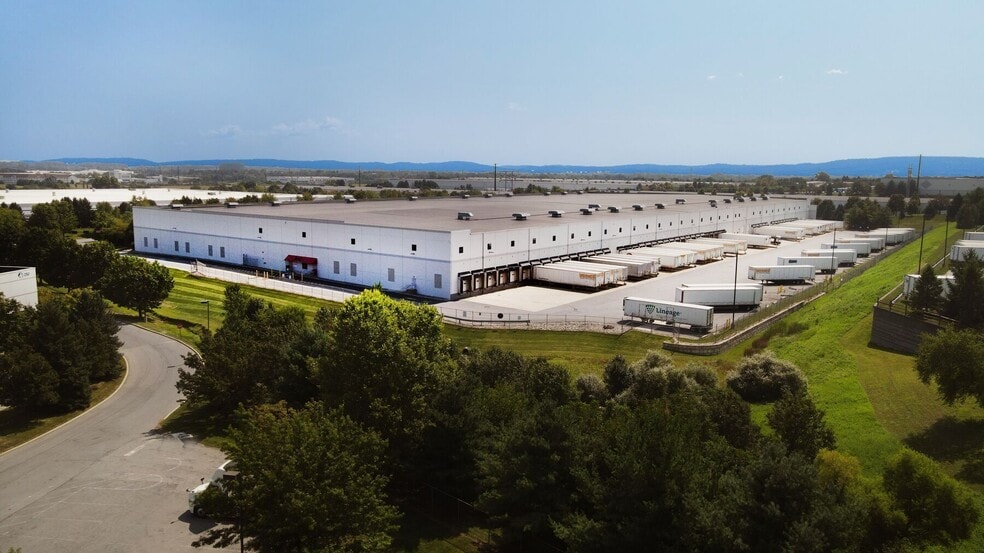 400 Boulder Dr, Breinigsville, PA for lease - Building Photo - Image 2 of 9