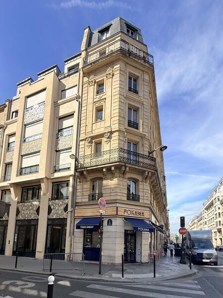 31 Rue De Châteaudun, Paris for lease Building Photo- Image 1 of 8