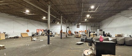 6810 Metroplex Dr, Romulus, MI for lease Interior Photo- Image 2 of 2