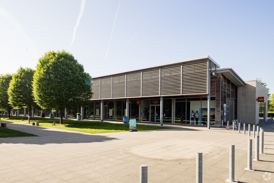 Oxford Rd, Bicester for lease - Building Photo - Image 3 of 6