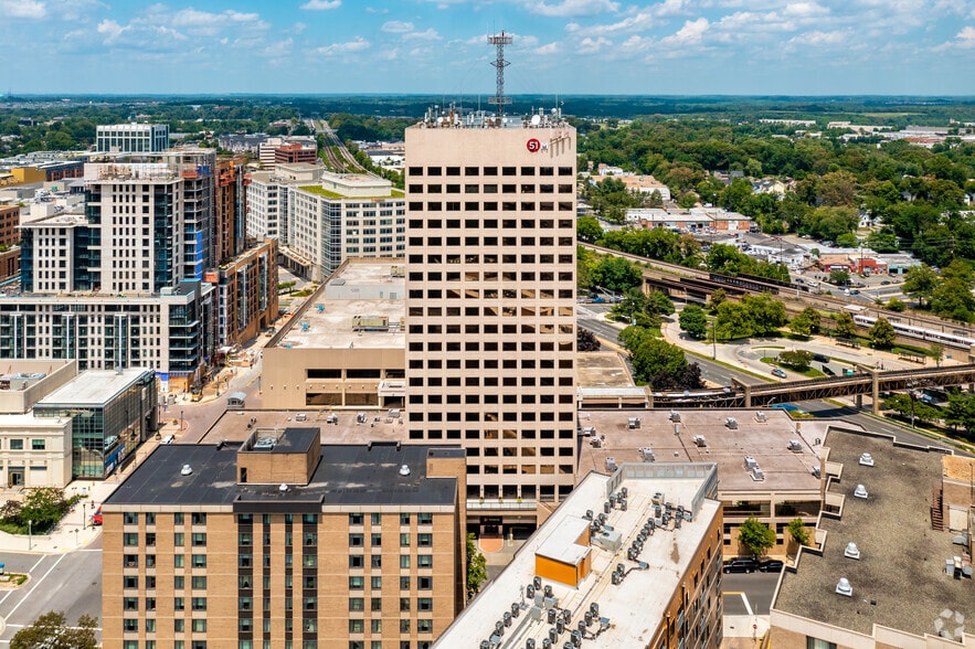 51 Monroe St, Rockville, MD à louer - Photo du bâtiment - Image 2 de 14