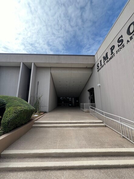 6116 Skyline Dr, Houston, TX à louer - Photo du bâtiment - Image 2 de 6