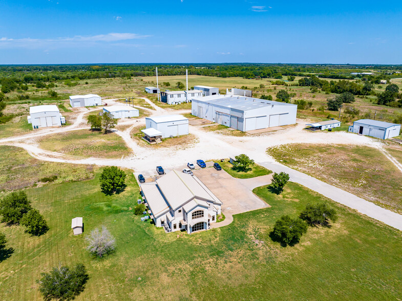 Industrial in Teague, TX for sale - Building Photo - Image 1 of 1