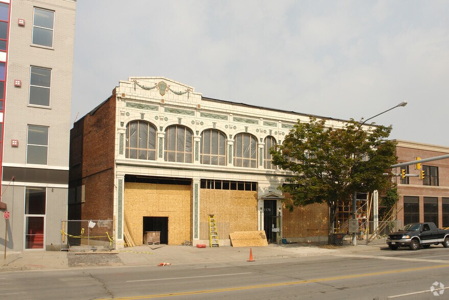 1176 Main St, Buffalo, NY for sale - Primary Photo - Image 1 of 2