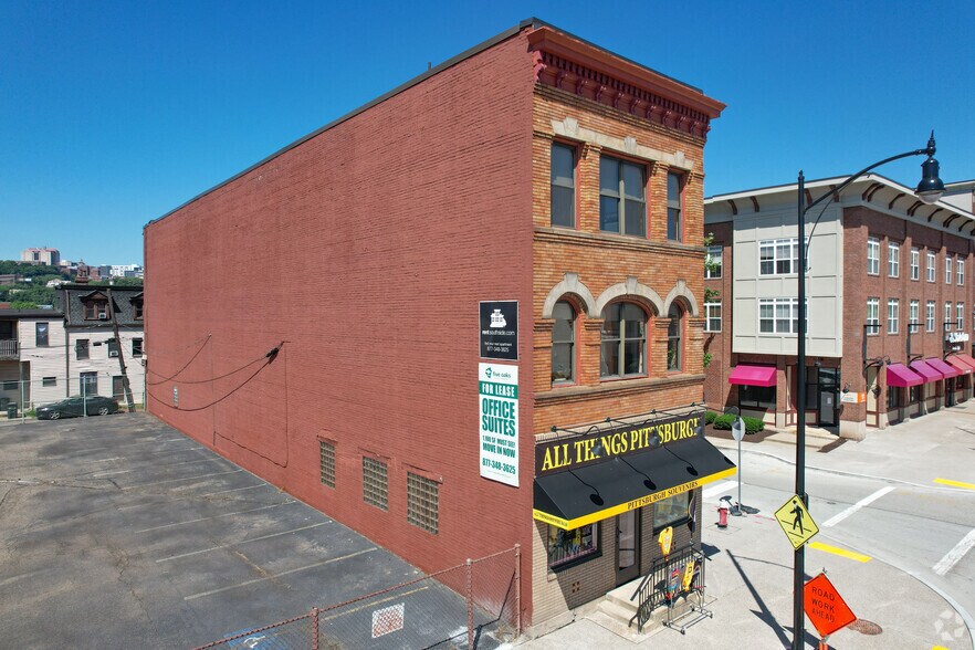 2429 E Carson St, Pittsburgh, PA à louer - Photo du bâtiment - Image 2 de 9