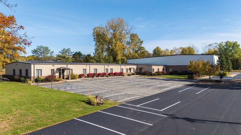 747 Pierce Rd, Clifton Park, NY à louer - Photo principale - Image 1 de 3