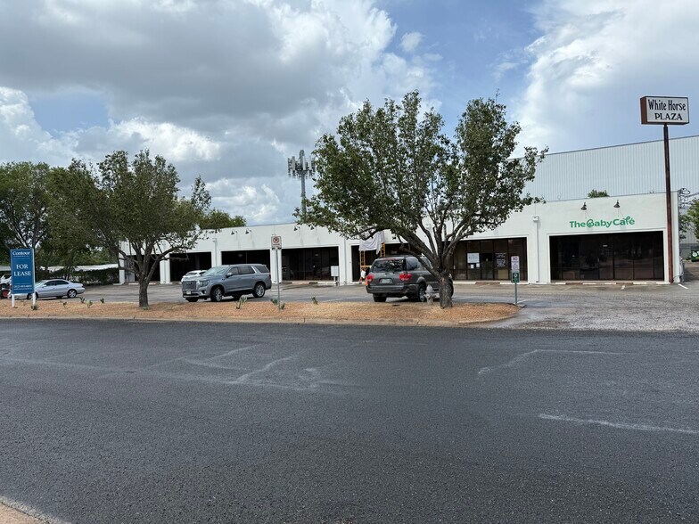 2110 Whitehorse Trl, Austin, TX à louer - Photo du bâtiment - Image 2 de 2