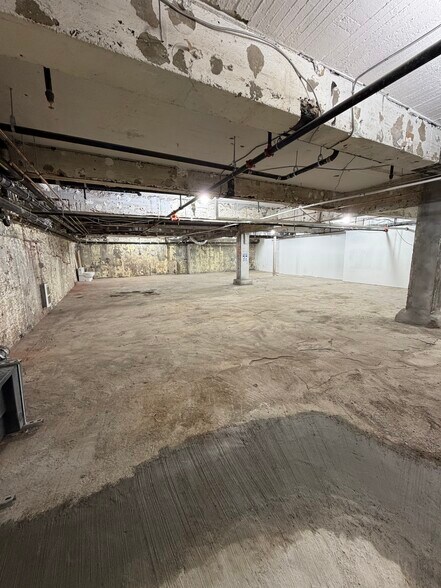 101-107 S 6th St, Brooklyn, NY for lease - Building Photo - Image 2 of 5