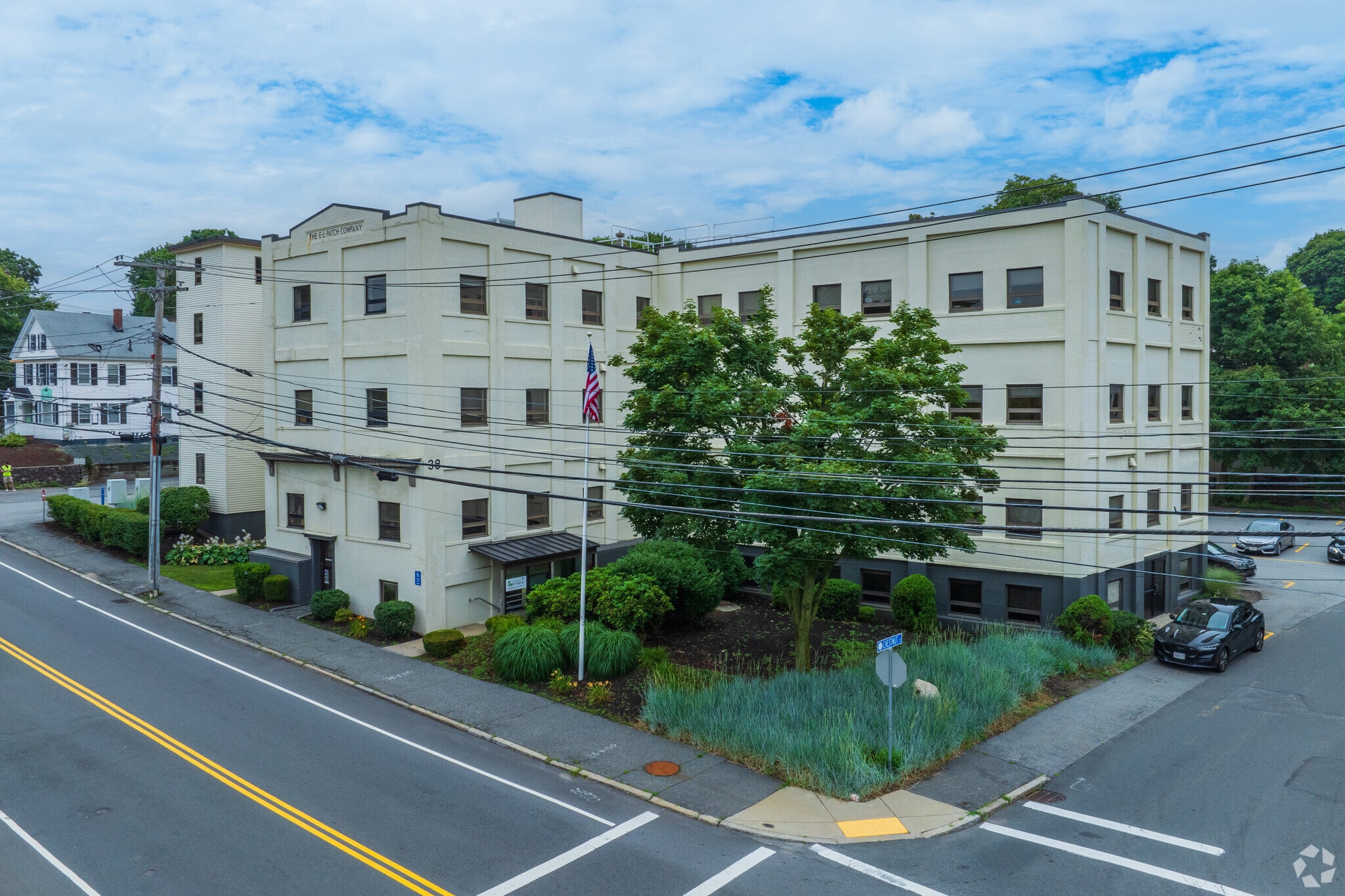 38 Montvale Ave, Stoneham, MA for lease Primary Photo- Image 1 of 3