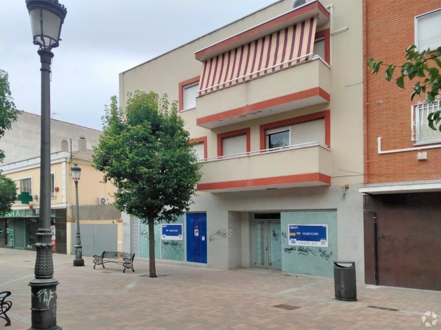 Retail in Fuenlabrada, MAD for lease Interior Photo- Image 1 of 11