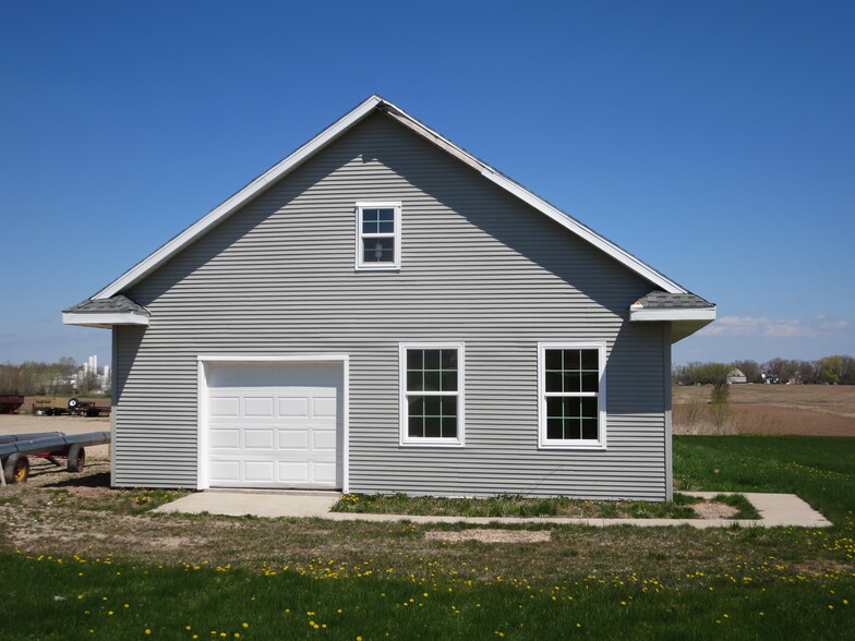 587 Man Cal Rd, Kaukauna, WI à vendre - Photo du bâtiment - Image 1 de 1