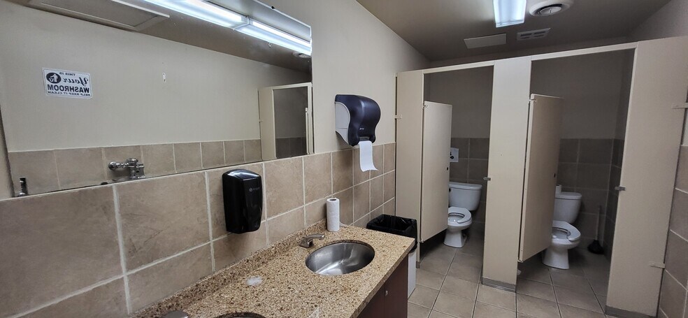 991-1025 Finch Ave W, Toronto, ON for lease - Building Photo - Image 3 of 24