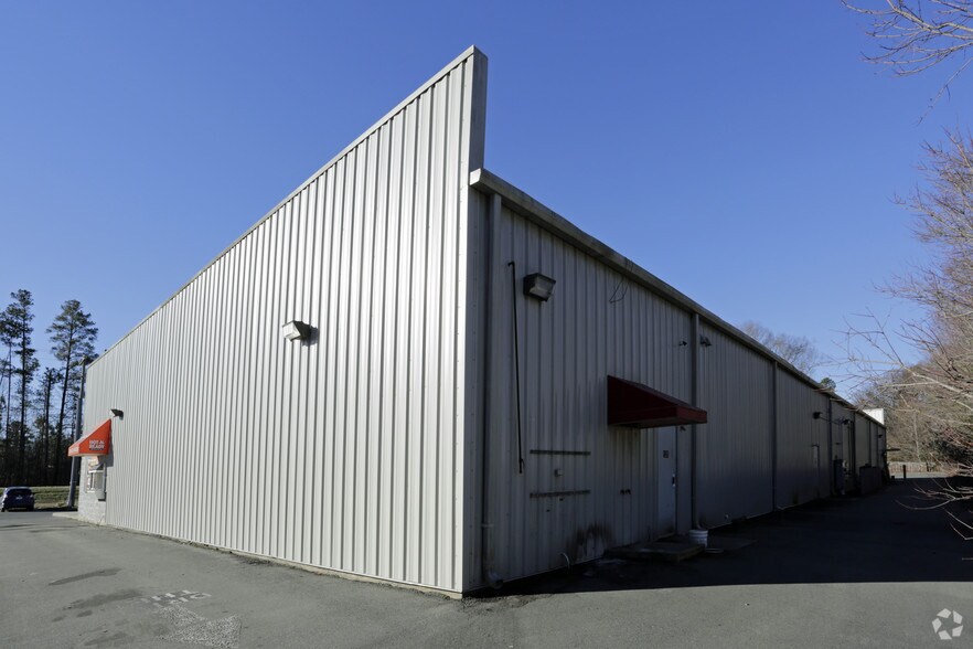 1113-1121 E 11th St, Siler City, NC à louer - Photo du bâtiment - Image 2 de 10