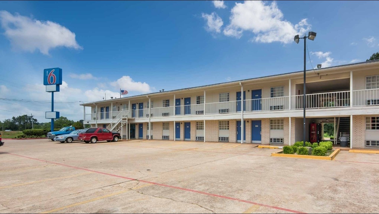 1100 W Main St, Atlanta, TX for sale Building Photo- Image 1 of 1