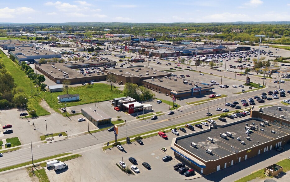 350 N Front St, Belleville, ON à vendre - Aérien - Image 2 de 10