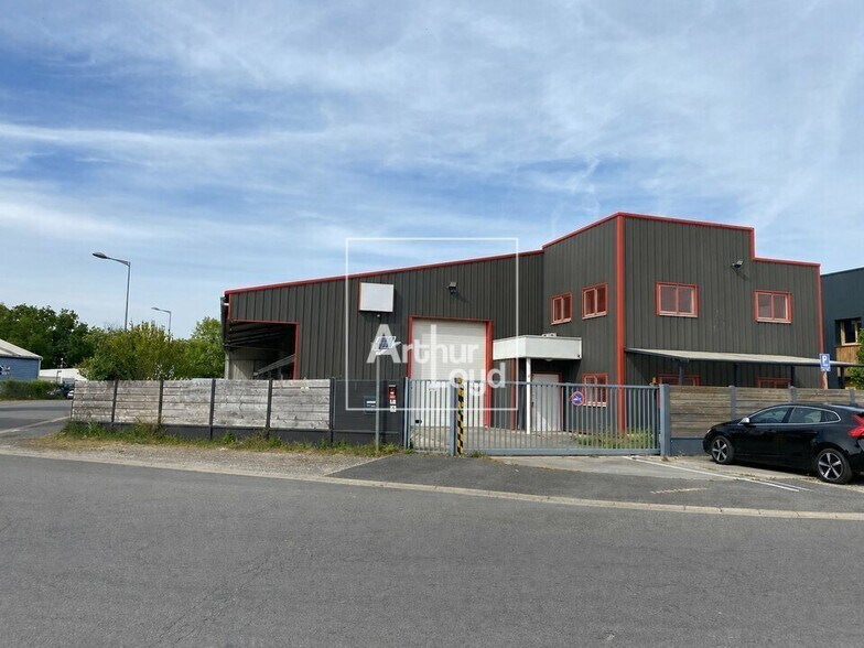 Flex in Milly-la-Forêt for lease - Building Photo - Image 1 of 9