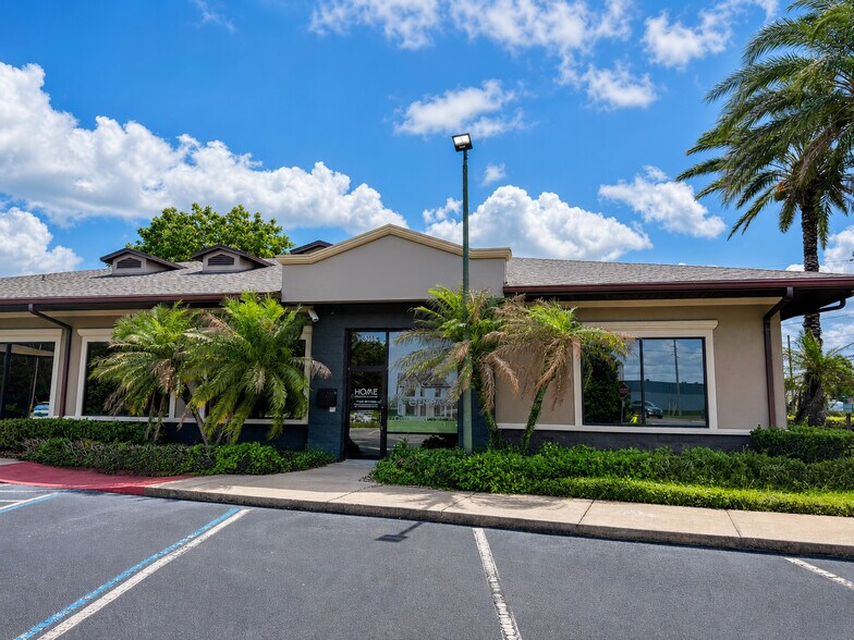 6211 Edgewater Dr, Orlando, FL à louer - Photo du bâtiment - Image 1 de 7
