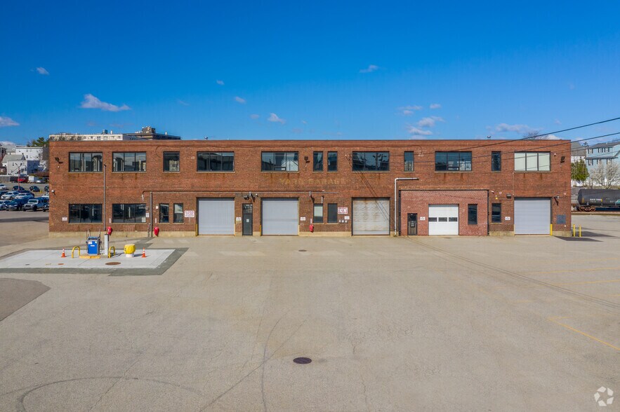 135 E Howard St, Quincy, MA à louer - Photo du bâtiment - Image 1 de 9