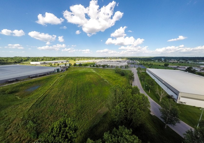 2620 MidPoint Dr, Edwardsville, KS for sale - Building Photo - Image 3 of 6