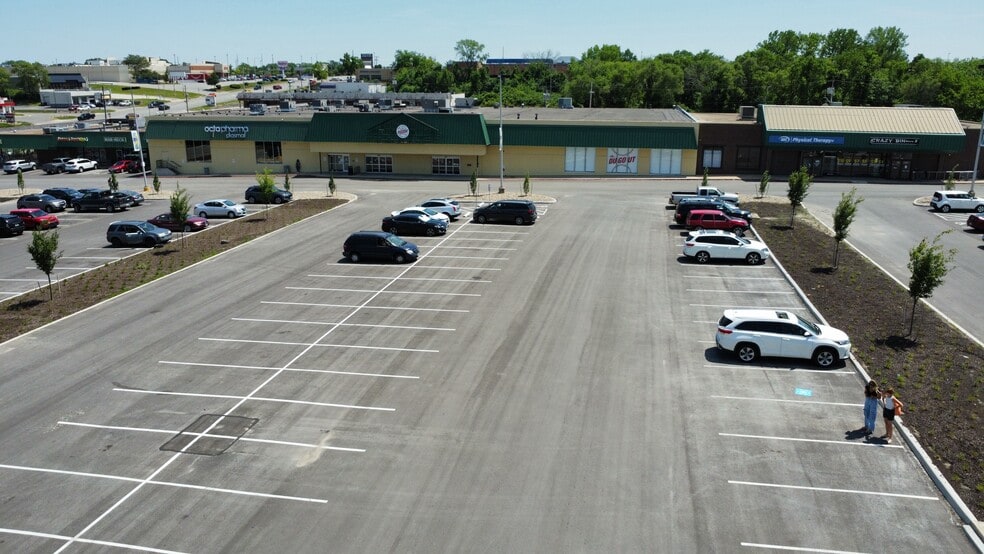 4420-4484 S Noland Rd, Independence, MO for lease - Building Photo - Image 3 of 19