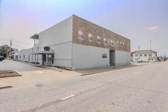 1112-1128 Broadway St, Quincy, IL for lease Building Photo- Image 1 of 7