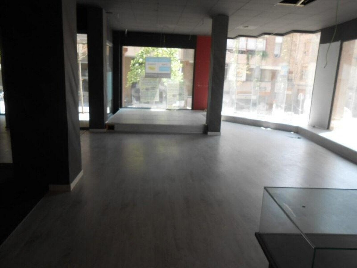 Manresa, BAR 08241 - Unité 1 -  - Photo intérieure - Image 1 of 2