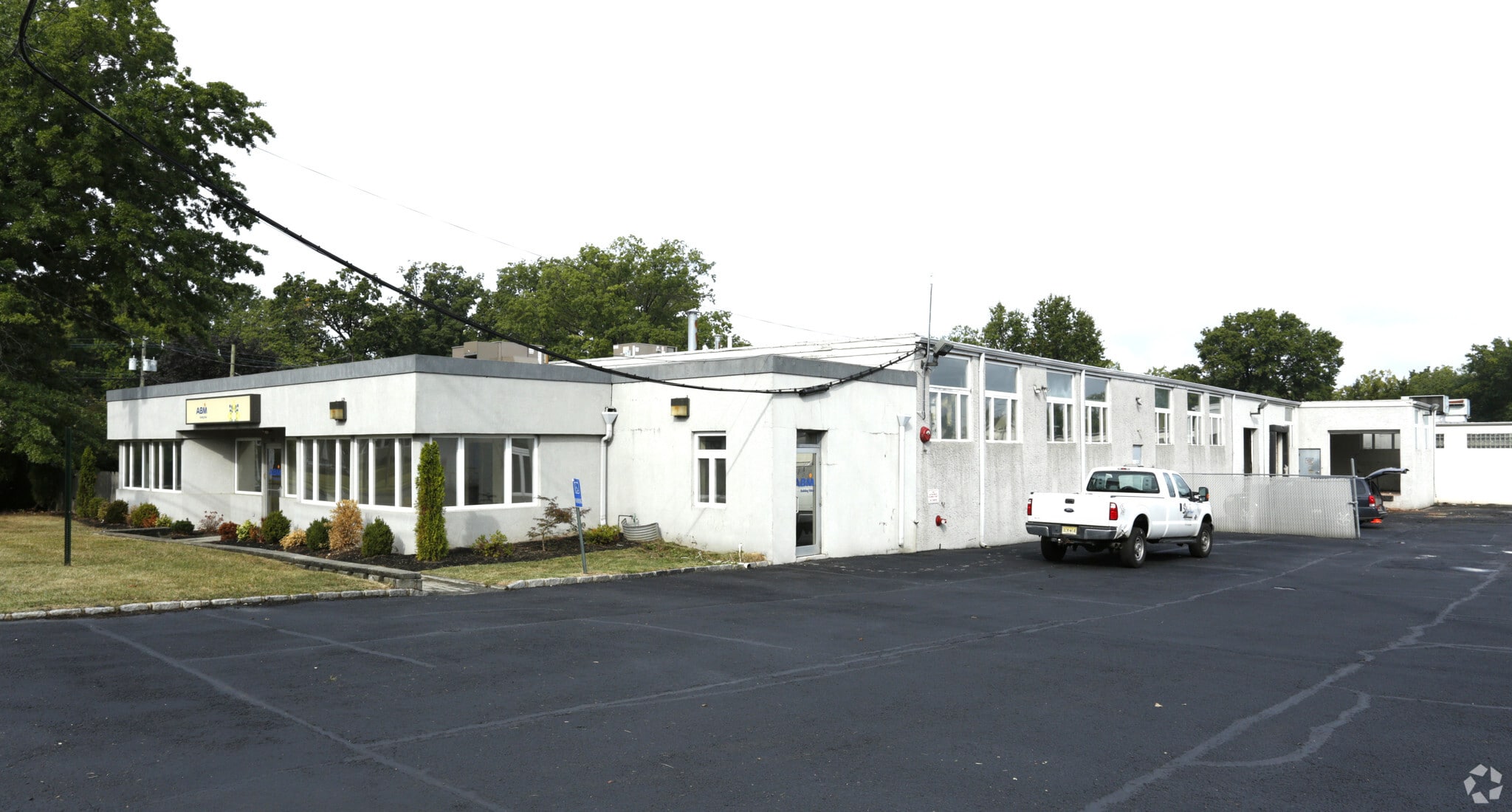 708 Colfax Ave, Kenilworth, NJ for lease Primary Photo- Image 1 of 3
