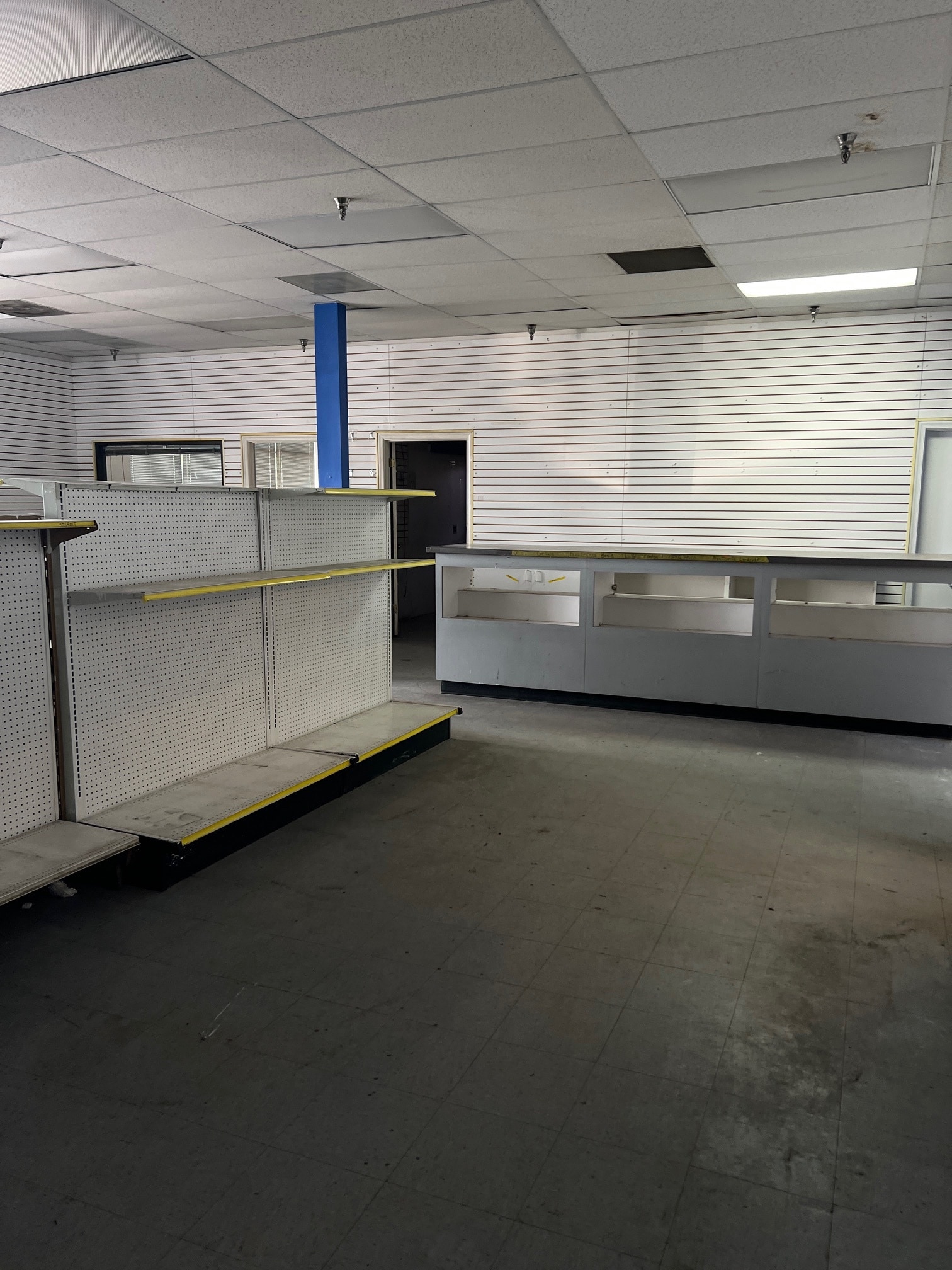 4301-4335 Kenilworth Ave, Bladensburg, MD for lease Interior Photo- Image 1 of 12