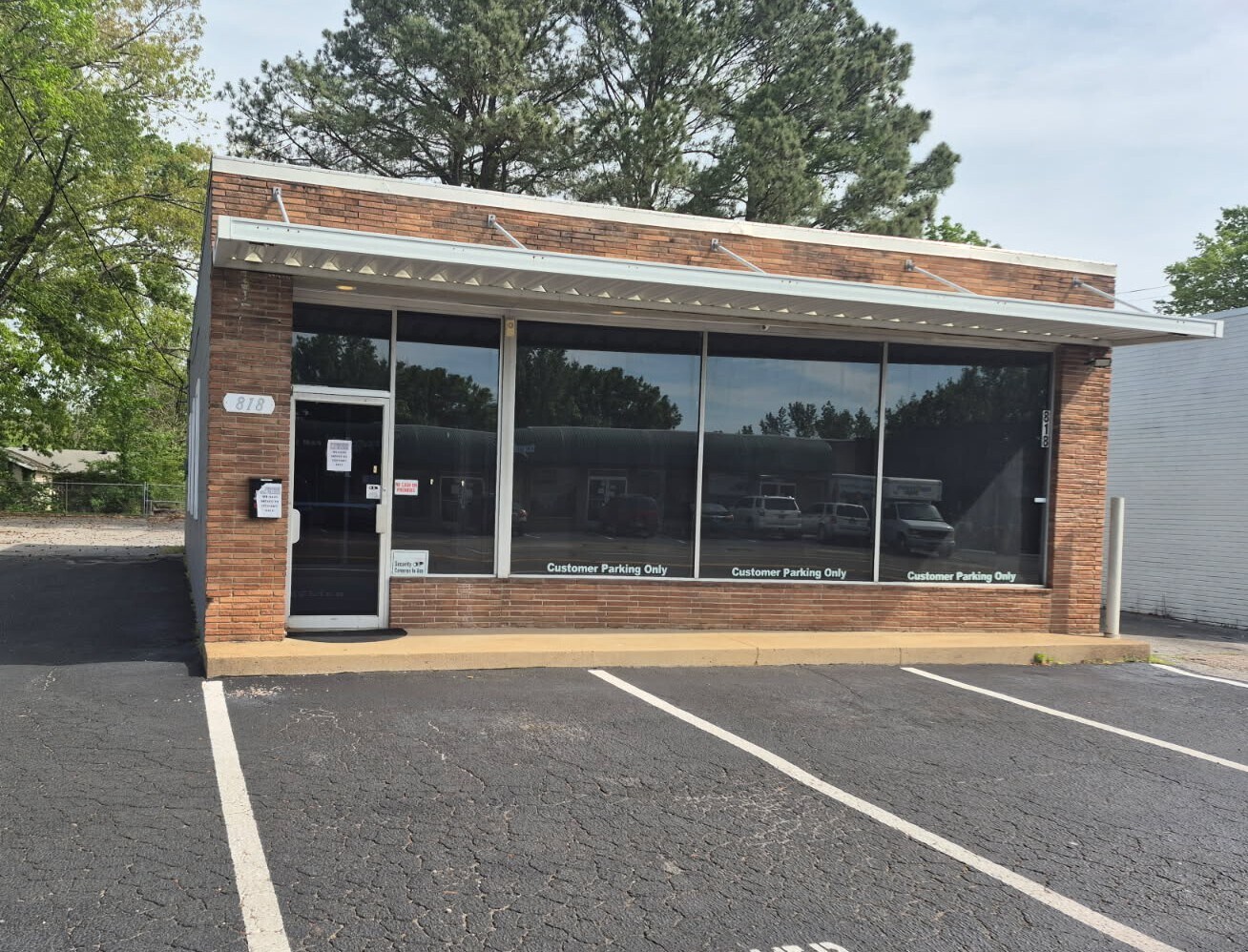 818 E Wood St, Paris, TN for lease Primary Photo- Image 1 of 11