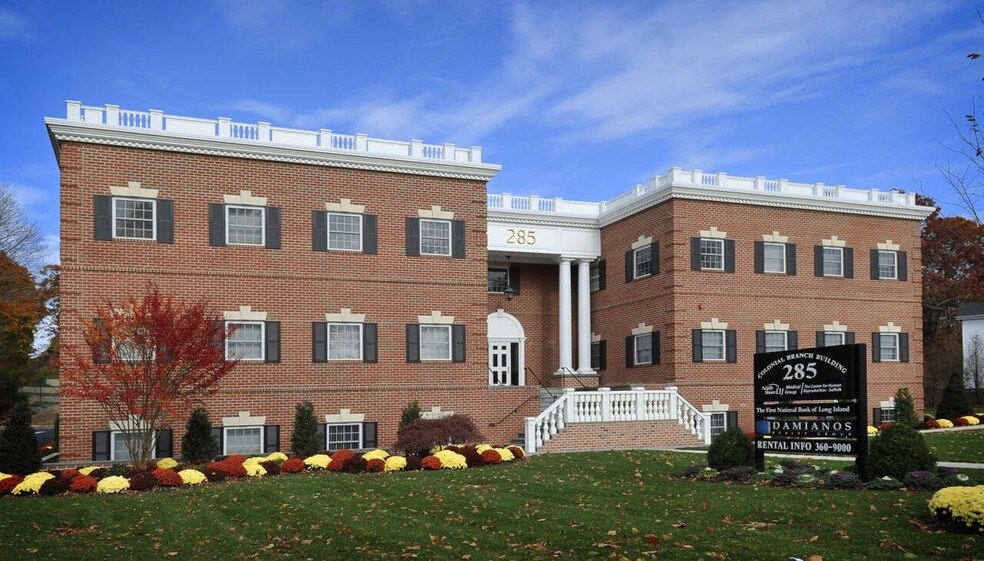 285 Middle Country Rd, Smithtown, NY à louer - Photo du bâtiment - Image 2 de 14