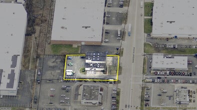 1655 Greenleaf Ave, Elk Grove Village, IL for lease Interior Photo- Image 2 of 2