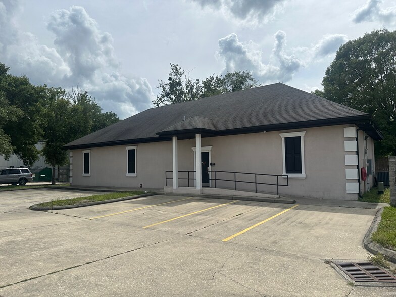 9600 Sunbeam Center Dr, Jacksonville, FL à vendre - Photo du bâtiment - Image 2 de 17