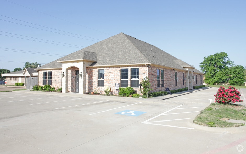 2719 Northridge Dr, Bedford, TX for lease - Building Photo - Image 1 of 3
