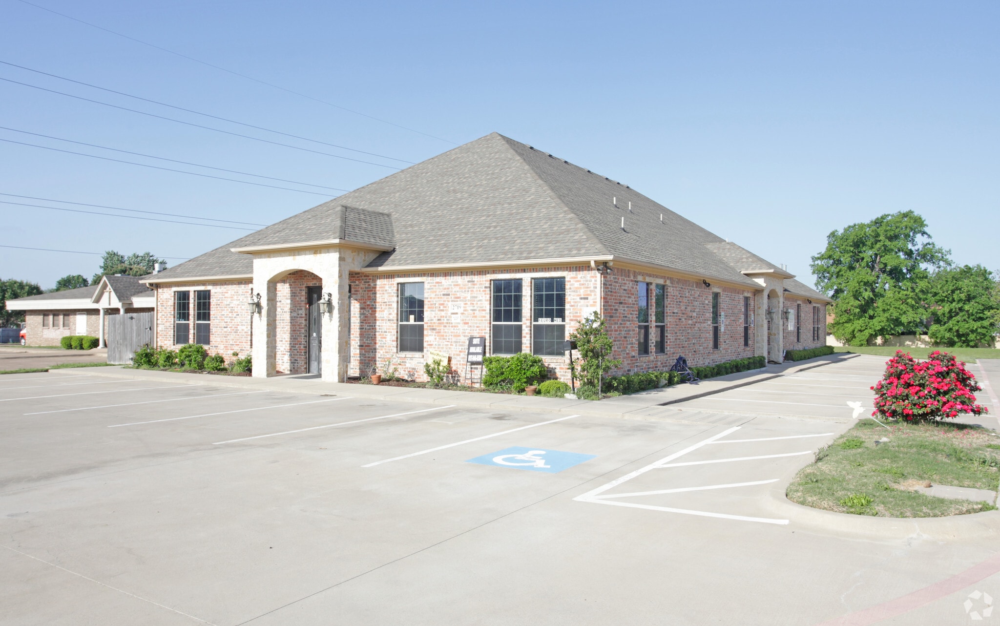 2719 Northridge Dr, Bedford, TX for lease Primary Photo- Image 1 of 4