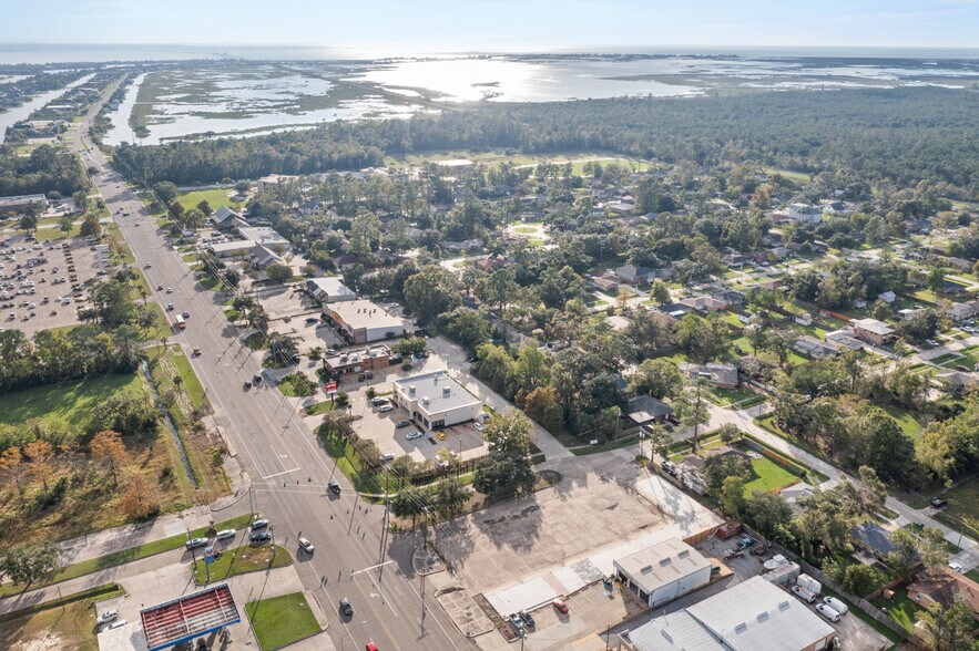 320 Sun Valley Dr, Slidell, LA à vendre - Photo du bâtiment - Image 2 de 4