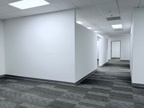 4406 W Linebaugh Ave, Tampa, FL for lease Interior Photo- Image 1 of 8