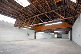 812 S Mateo St, Los Angeles, CA for lease Interior Photo- Image 2 of 3