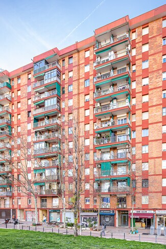 Plus de détails pour Multi-résidentiel à vendre