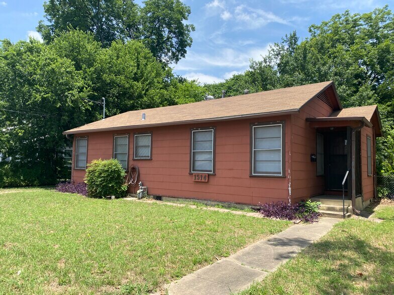 1514 W Koenig Ln, Austin, TX à vendre - Photo du bâtiment - Image 1 de 5