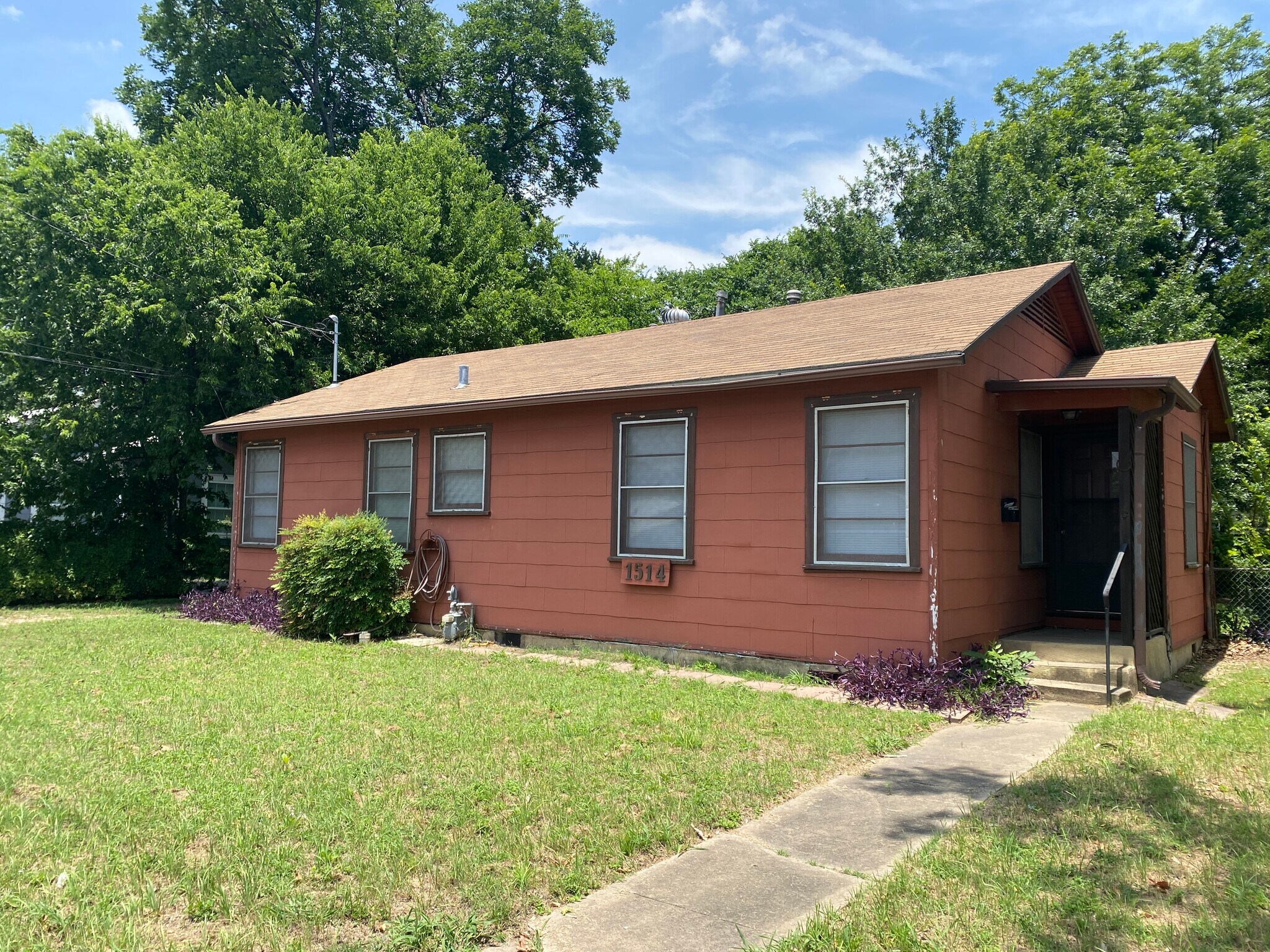 1514 W Koenig Ln, Austin, TX à vendre Photo du bâtiment- Image 1 de 6