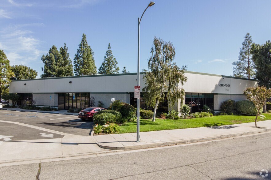 9347-9357 Eton Ave, Chatsworth, CA for sale - Building Photo - Image 2 of 6