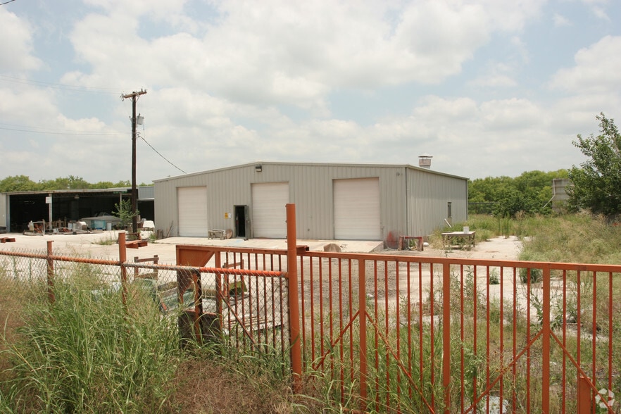 11390 Old Corpus Christi, San Antonio, TX for sale - Primary Photo - Image 1 of 38