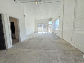 602 E Henry St, Savannah, GA for lease Interior Photo- Image 1 of 7