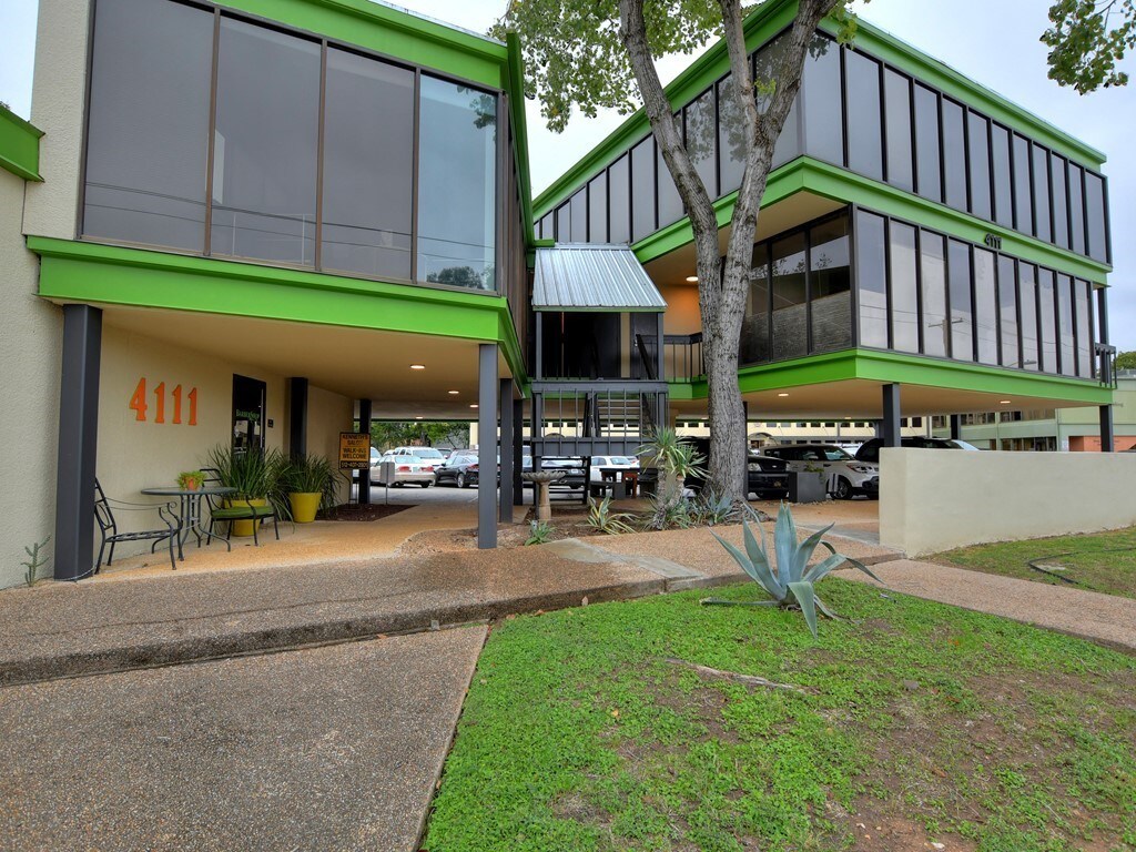 4111 Medical Pky, Austin, TX à louer Photo du bâtiment- Image 1 de 13